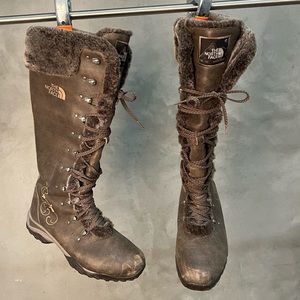 NORTHFACE KNEE HIGH SNOW BOOTS